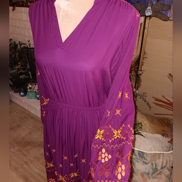 World Market – Embroidered Boho Fuchsia Long Sleeve Dress NWOT (S/M) - Picture 9 of 13